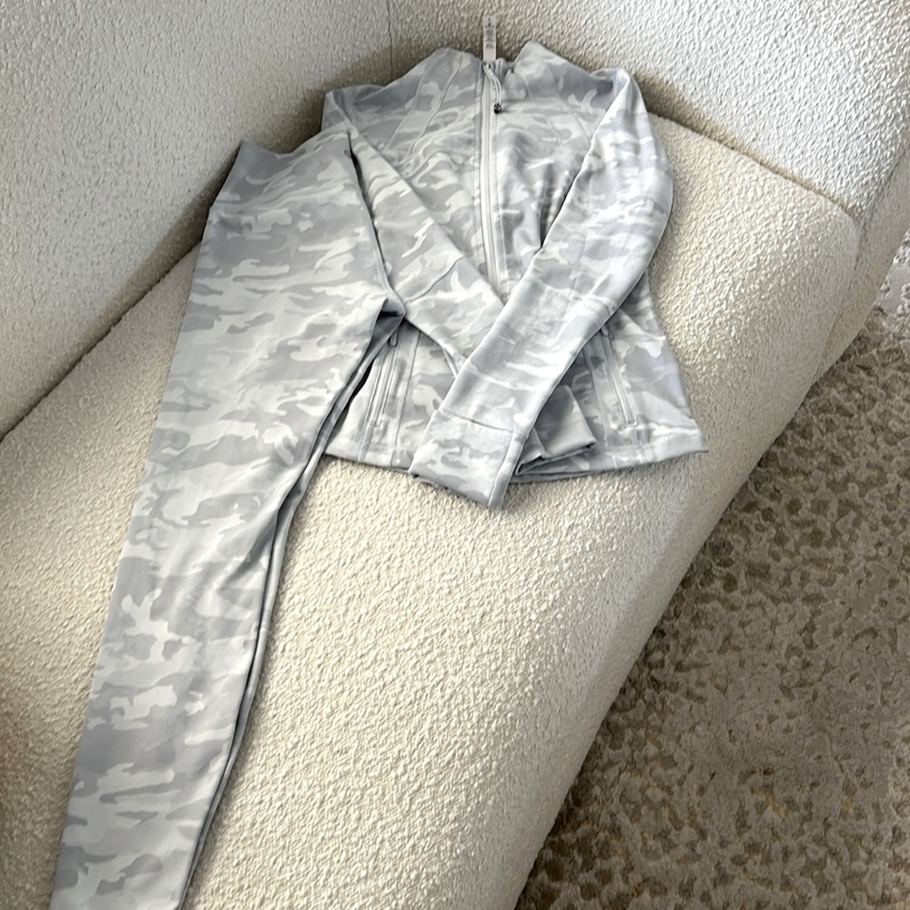 Lululemon Define Jacket Wunder Under 28" Incognito Camo Alpine White Multi Set